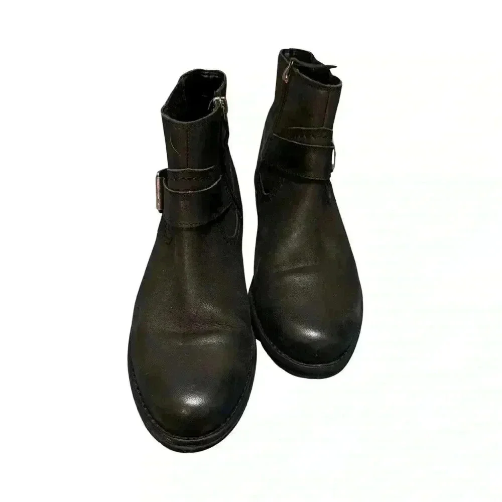 Clarks women’s 6.5 Clarkwell strap boots black buckle closure side zipper